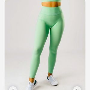Alphalux Harmony Leggings- (M) light green